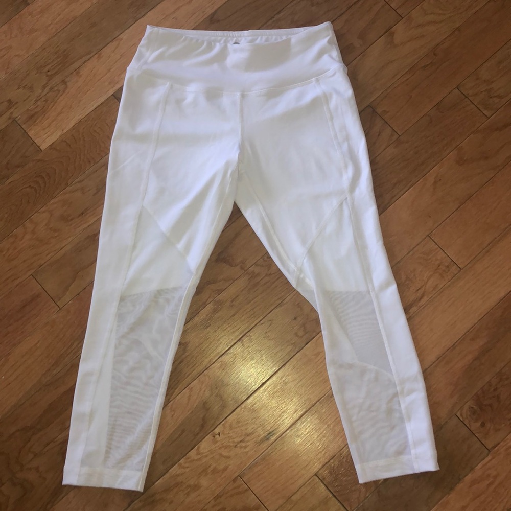 Capri Solid white workout leggings